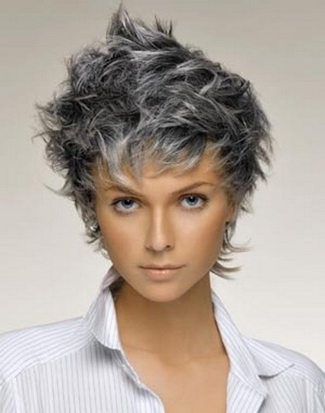 coiffure courte gris femme