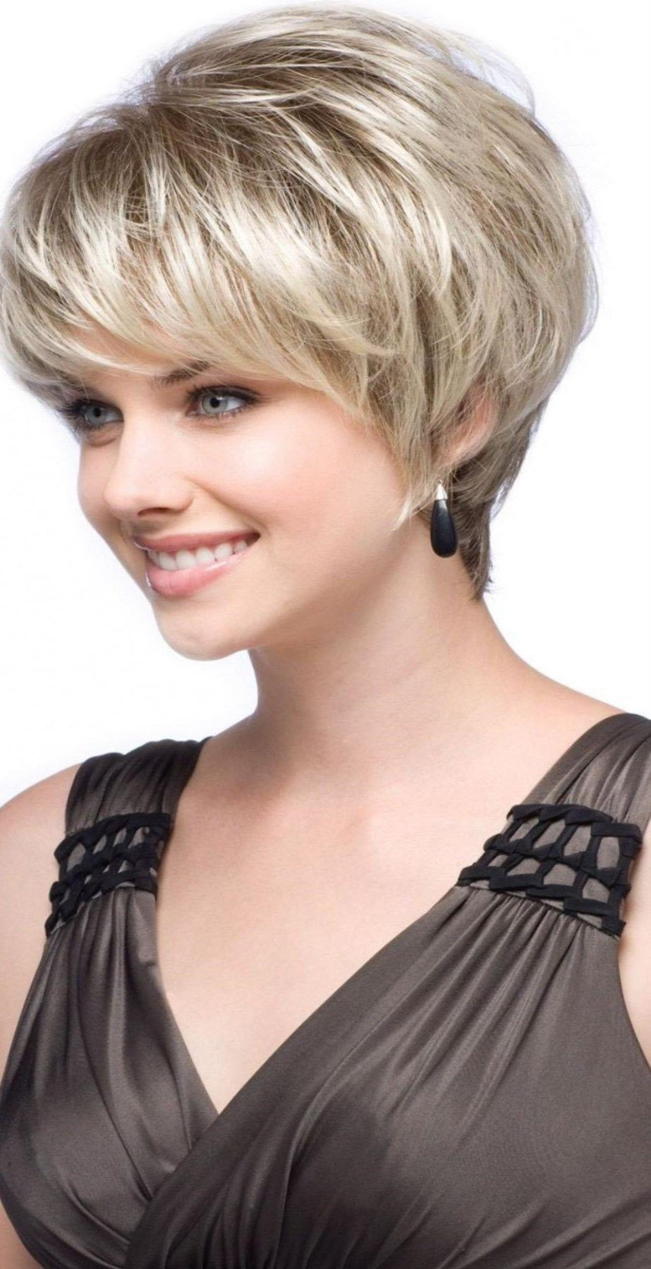 Collection 20 plus belles idées coiffure courte moderne femme brune