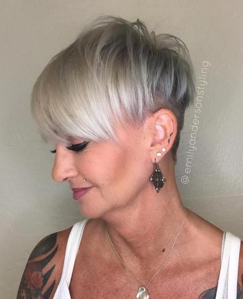 coiffure courte grise femme 60 ans
