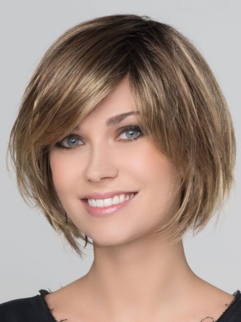 coiffure courte frange en arriére femme 2020