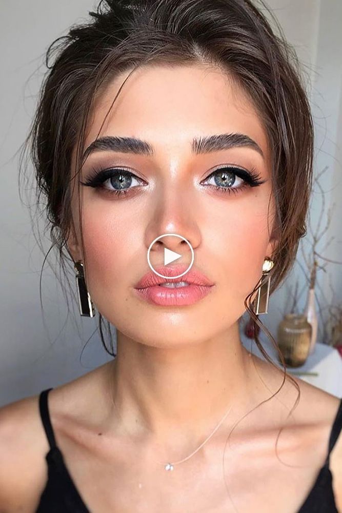 maquillage de mariage 2019 chic avec des flèches lèvres