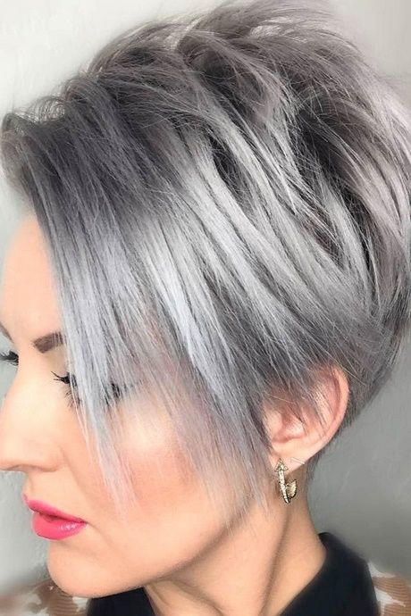 coiffure courte gris femme